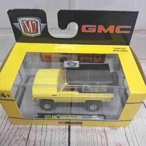 M2 Machines AutoThentics Rel 95 1:64 1973 GMC Jimmy Sierra 4x4